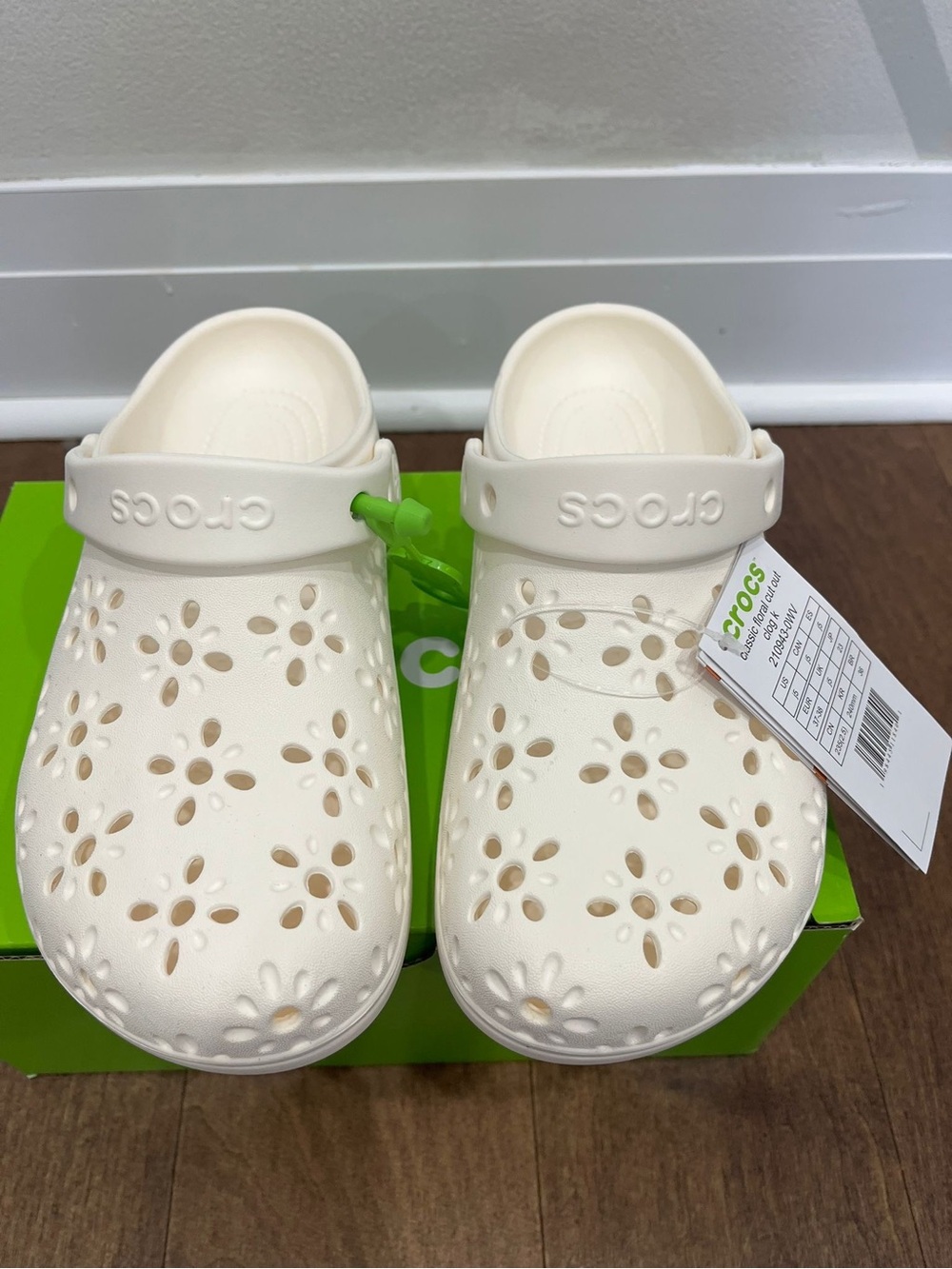 Kids' Classic Floral Cut-Out Clog in Cream color Size j5